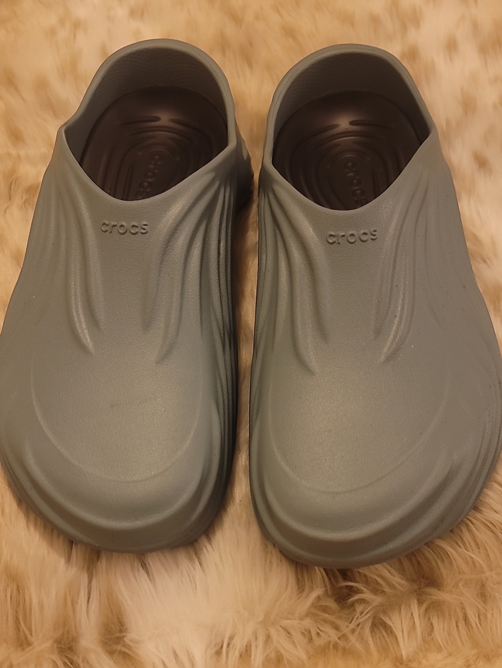 CROCS Men’s Slip-On Clog — Light Gray